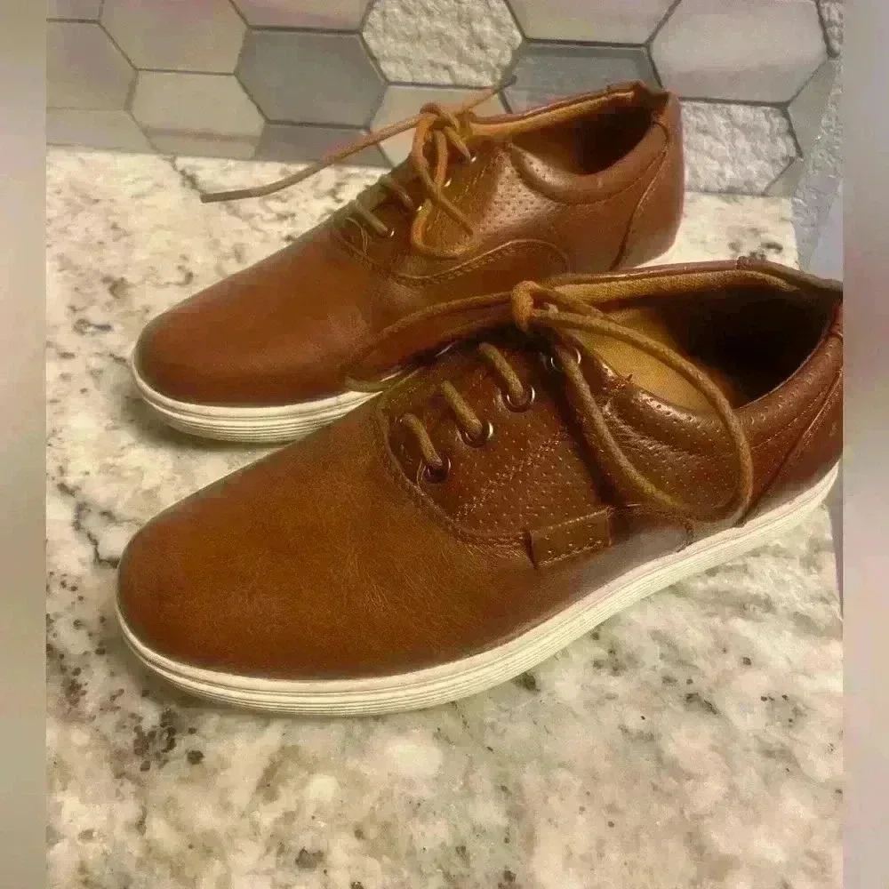 Boys brown casual shoes size 2M